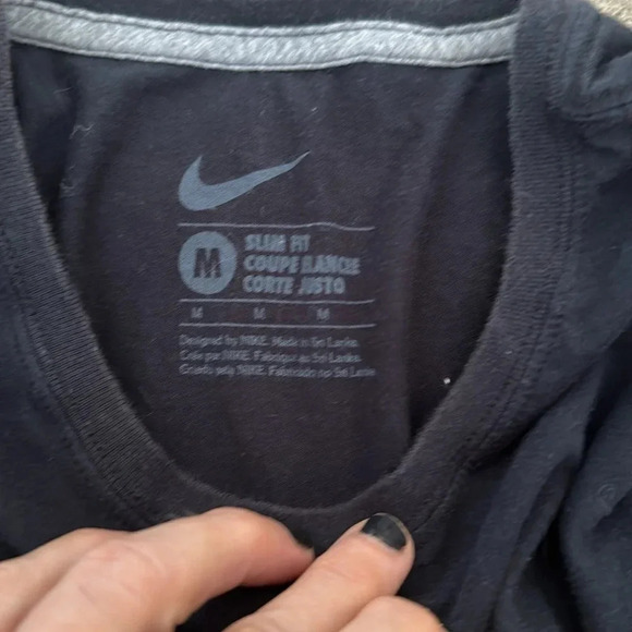 Nike *Play Maker* Slim Fit Women’s T-shirt in black & yellow felt text in medium - Picture 5 of 6